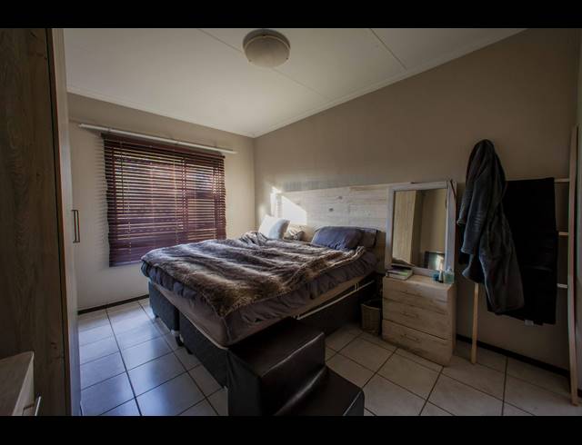 2 BEDROOM SECTIONAL TITLE TO LET IN WILGEHEUWEL